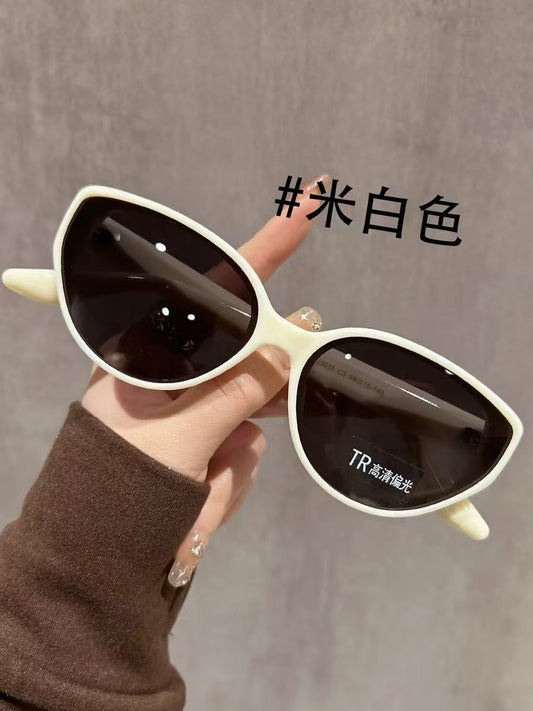 46 Universal goods sunglasses